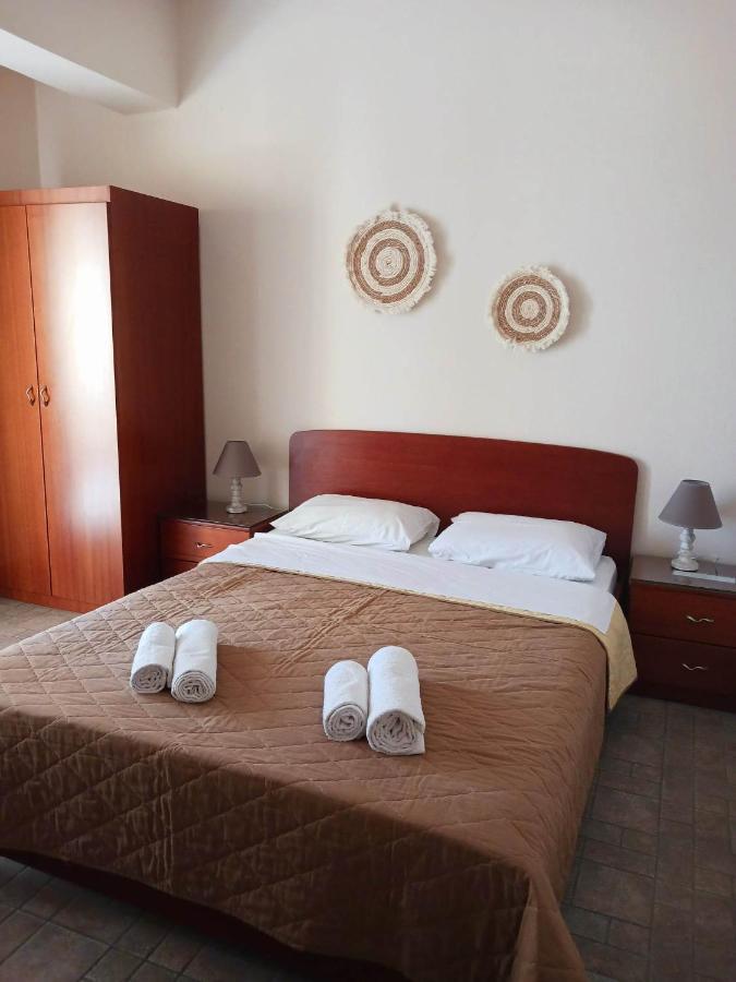 Pfaffenhofen Appartement Vrasná Buitenkant foto